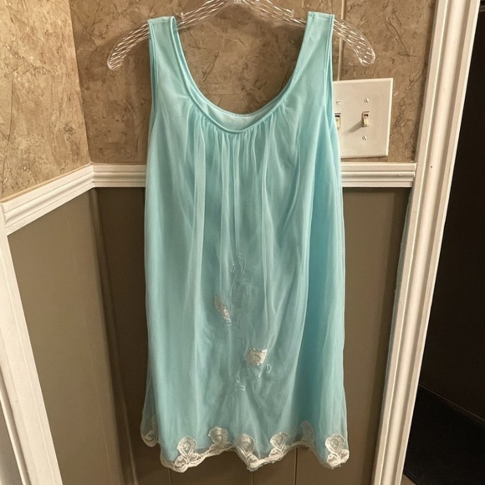 Vintage Movie Star 60s Nightie Size Medium Light Blue‎